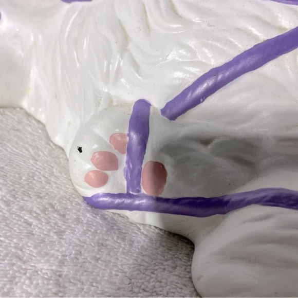 Vintage 1984 White Ceramic Cat Statue Playing W Purple Ball Of Yarn Kitty  Meow - Picture 14 of 16